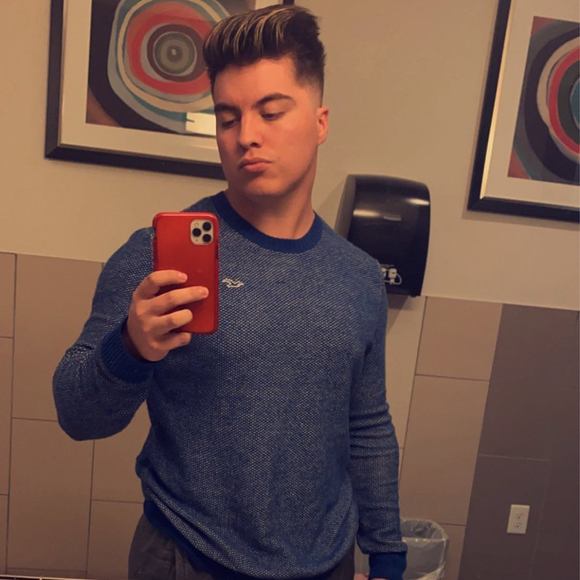 Poshmark profile picture for @anabolic